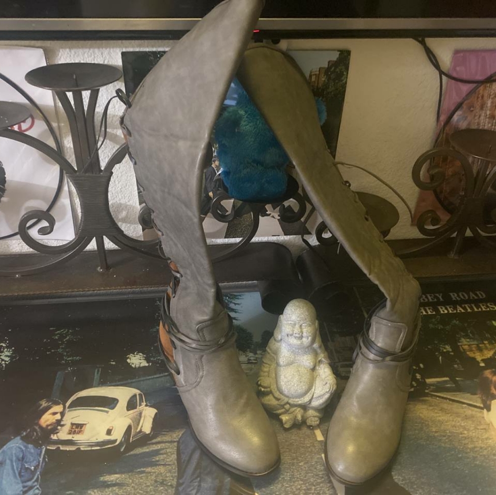 Boots - Picture 10 of 10